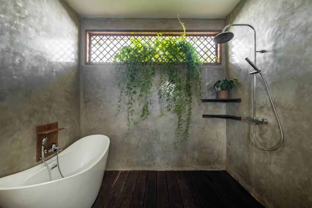 Designer New 3Bdr - Lush Garden+Pool Villa Gili Trawangan Exterior foto