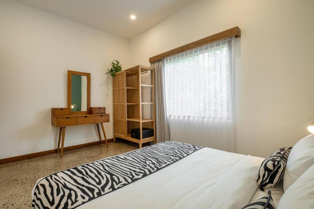 Designer New 3Bdr - Lush Garden+Pool Villa Gili Trawangan Exterior foto